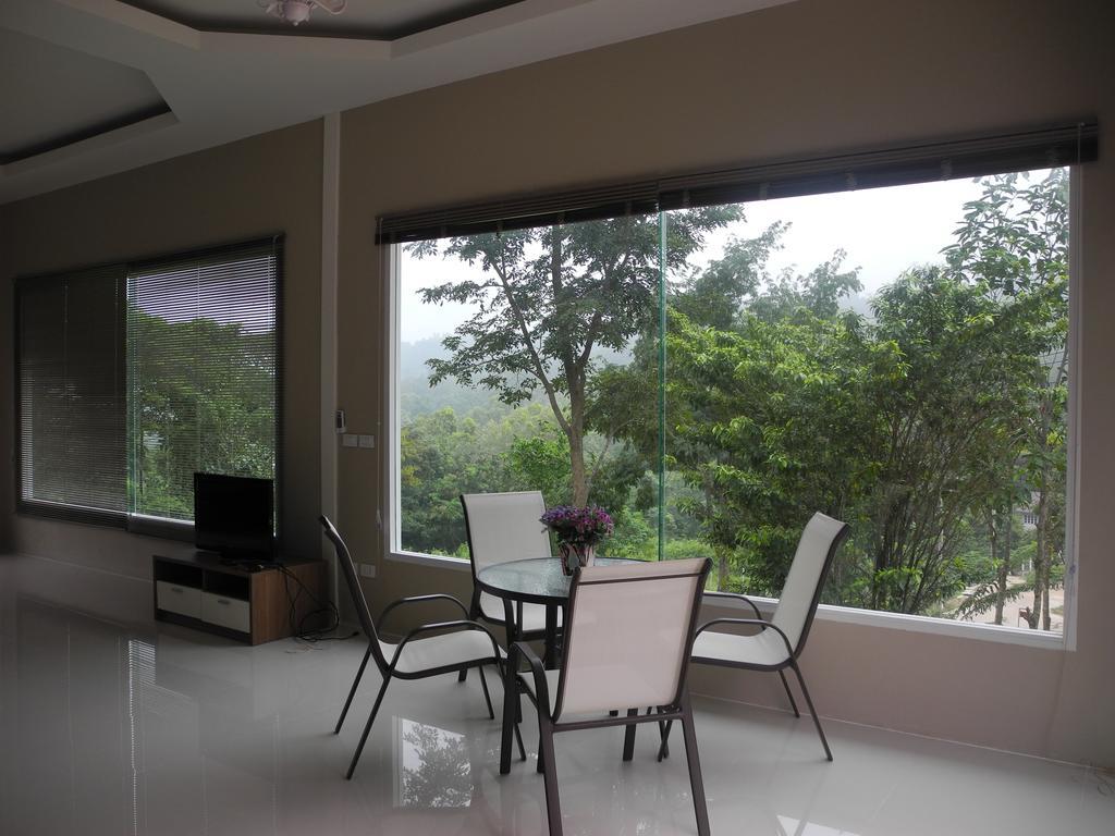 Wind Hills Otel Nakhonratchasima Oda fotoğraf