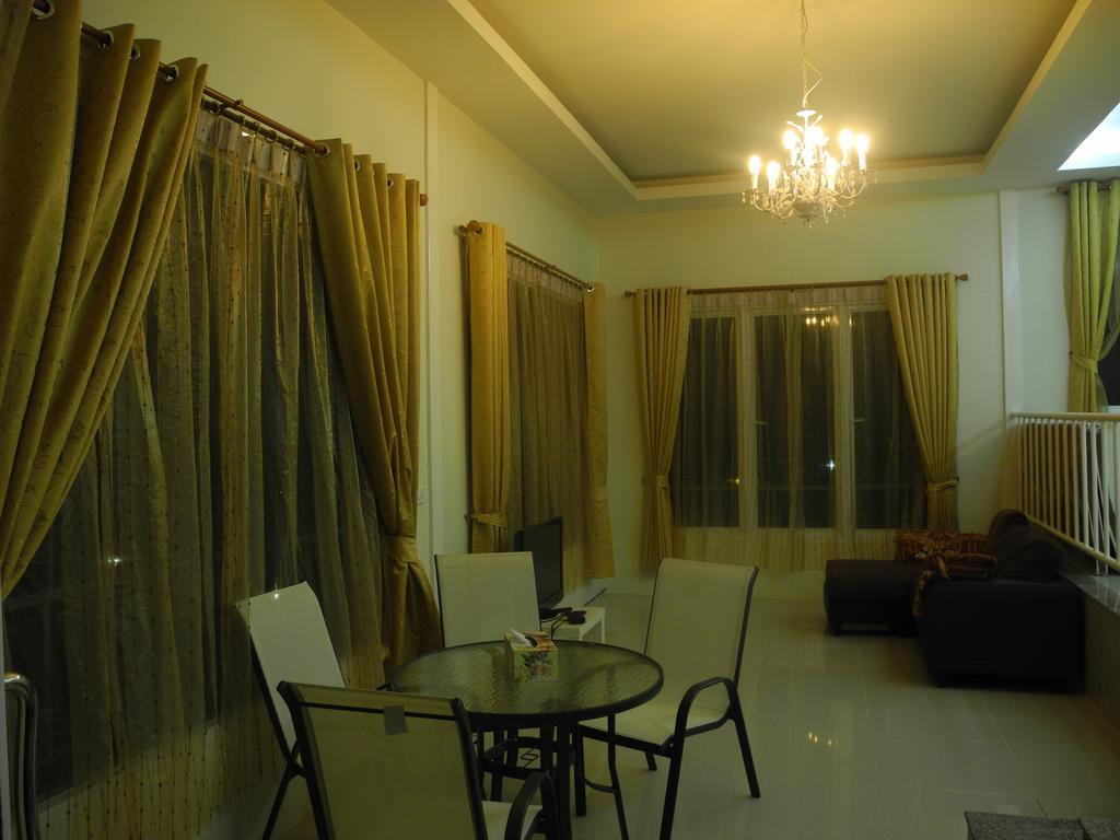 Wind Hills Otel Nakhonratchasima Oda fotoğraf